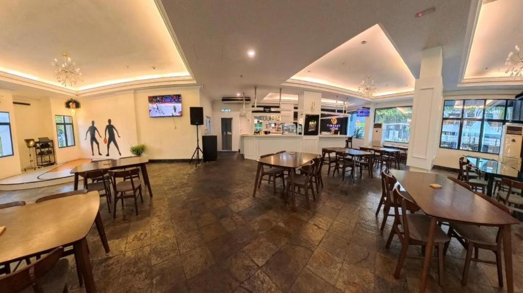 Stallions Suites Penang Jelutong Εξωτερικό φωτογραφία