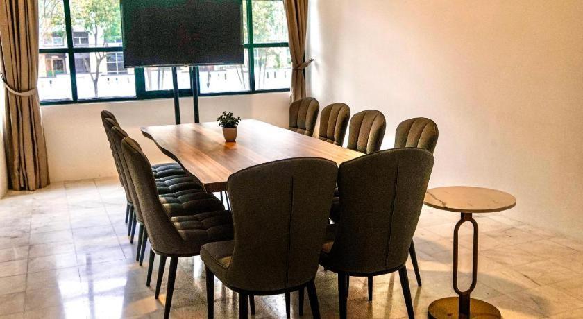 Stallions Suites Penang Jelutong Εξωτερικό φωτογραφία