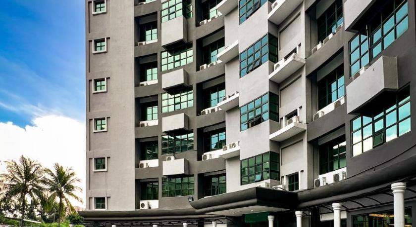 Stallions Suites Penang Jelutong Εξωτερικό φωτογραφία