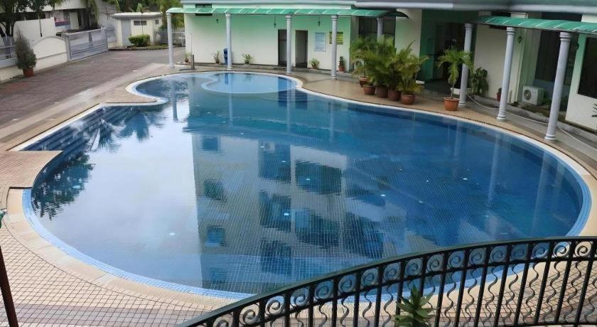 Stallions Suites Penang Jelutong Εξωτερικό φωτογραφία